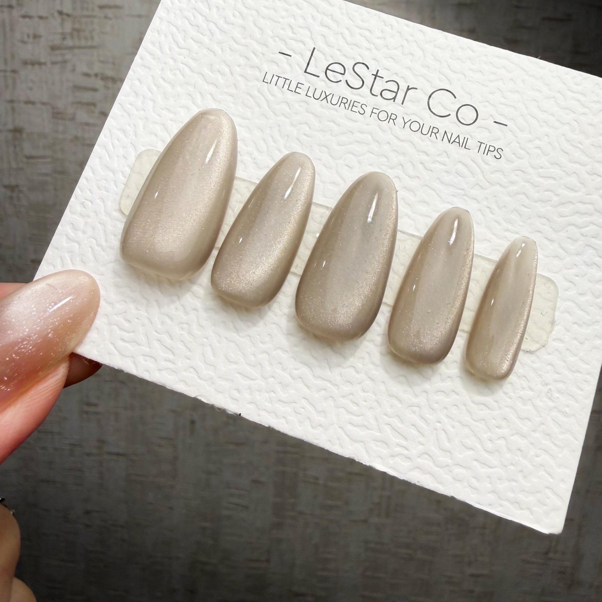 Handmade Silver Cashmere Cat Eye Gel Press On Nails – Reusable, Customizable Manicure