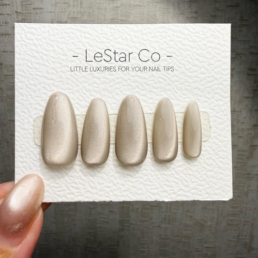 Handmade Silver Cashmere Cat Eye Gel Press On Nails – Reusable, Customizable Manicure