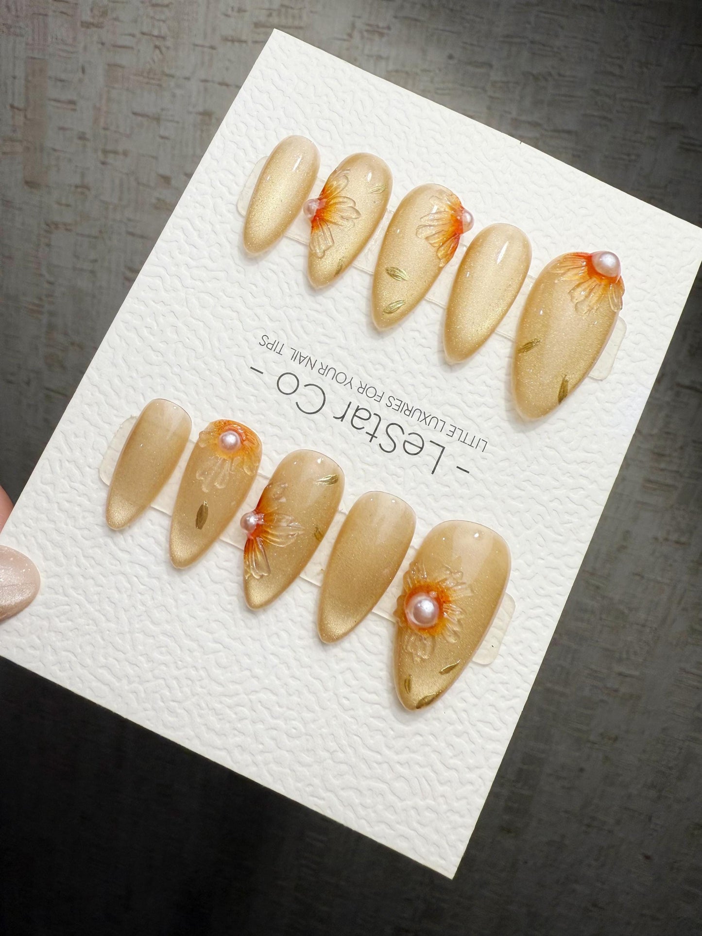 Handmade Cat Eye Gel Press On Nails: Golden Daisy
