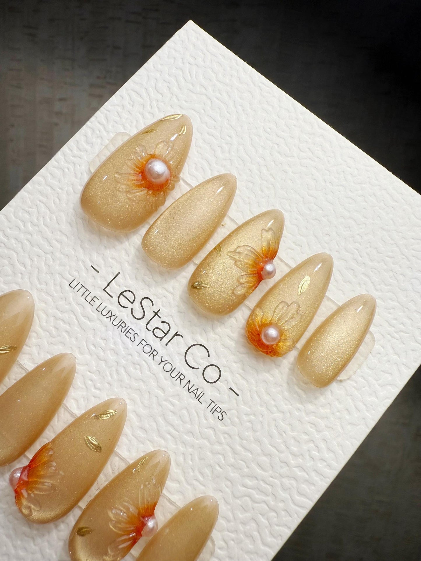 Handmade Cat Eye Gel Press On Nails: Golden Daisy