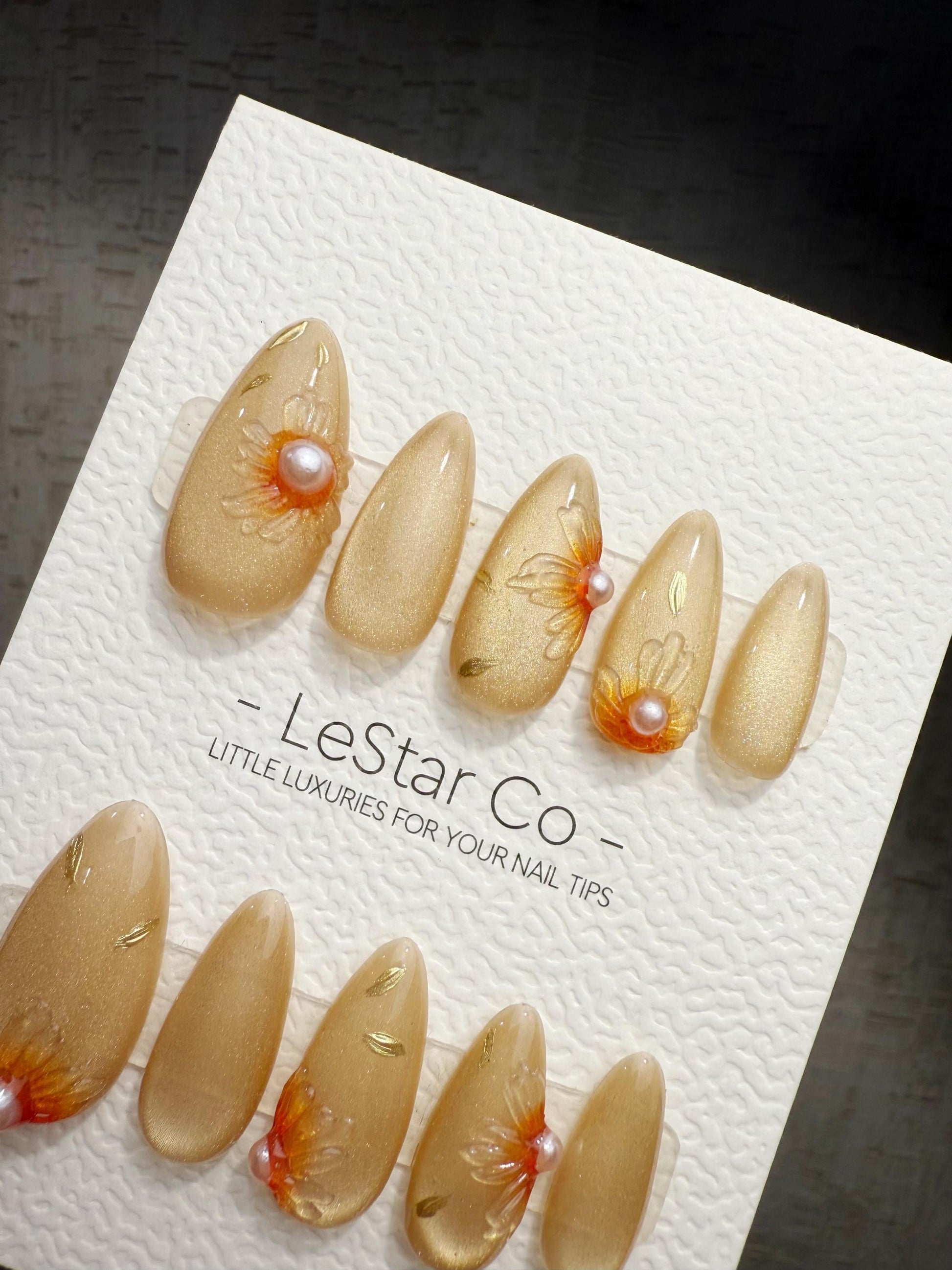 Handmade Cat Eye Gel Press On Nails: Golden Daisy
