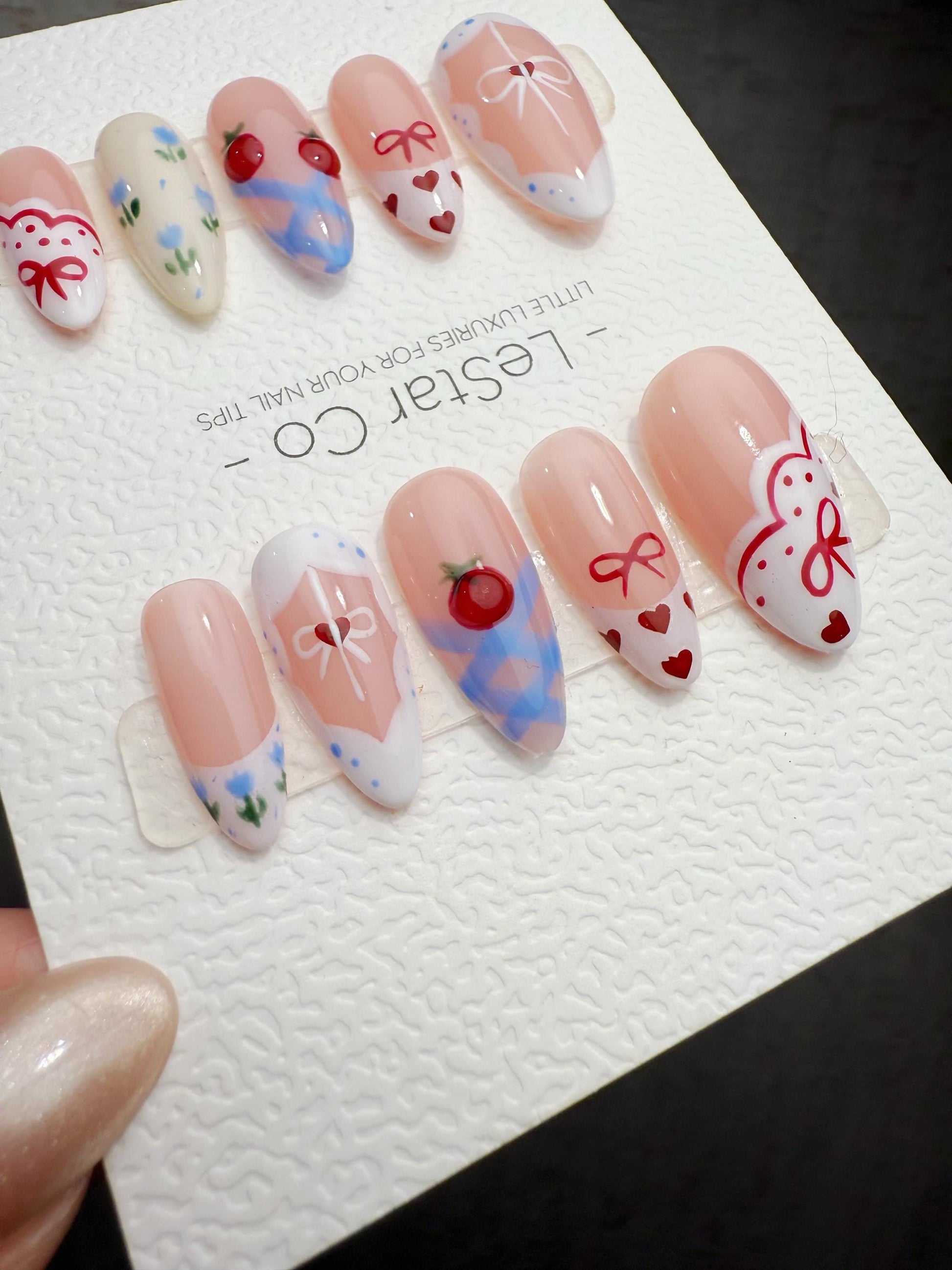 Handmade Gel Press On Nails: Dolly Picnic