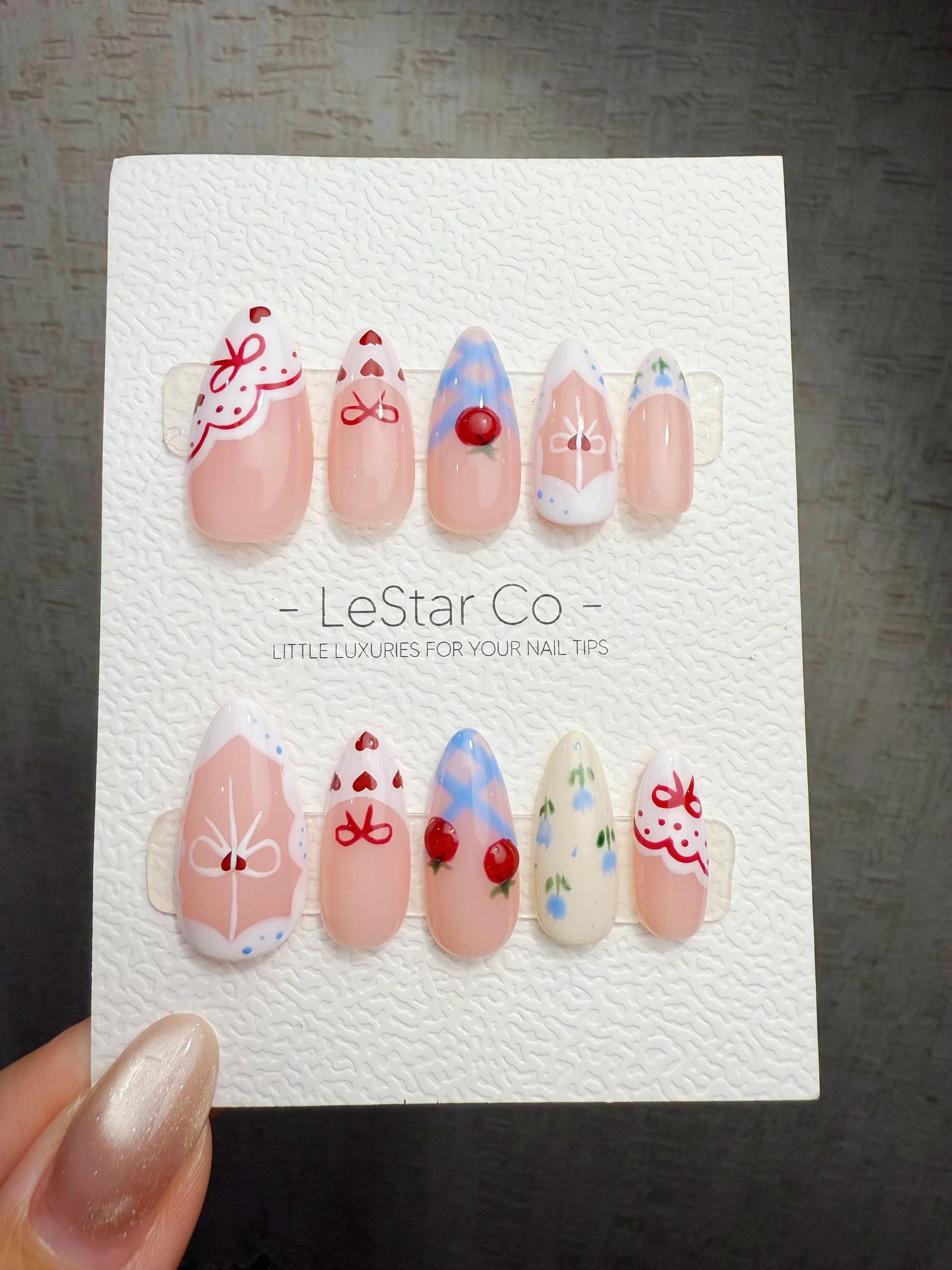 Handmade Gel Press On Nails: Dolly Picnic