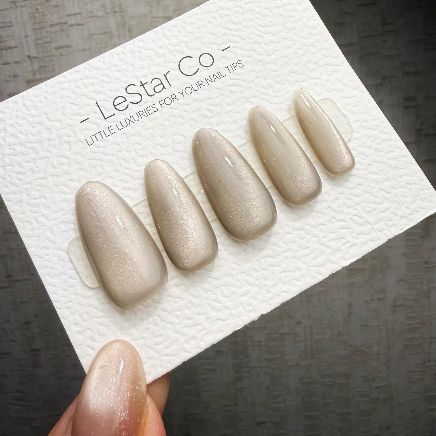 Handmade Silver Cashmere Cat Eye Gel Press On Nails – Reusable, Customizable Manicure