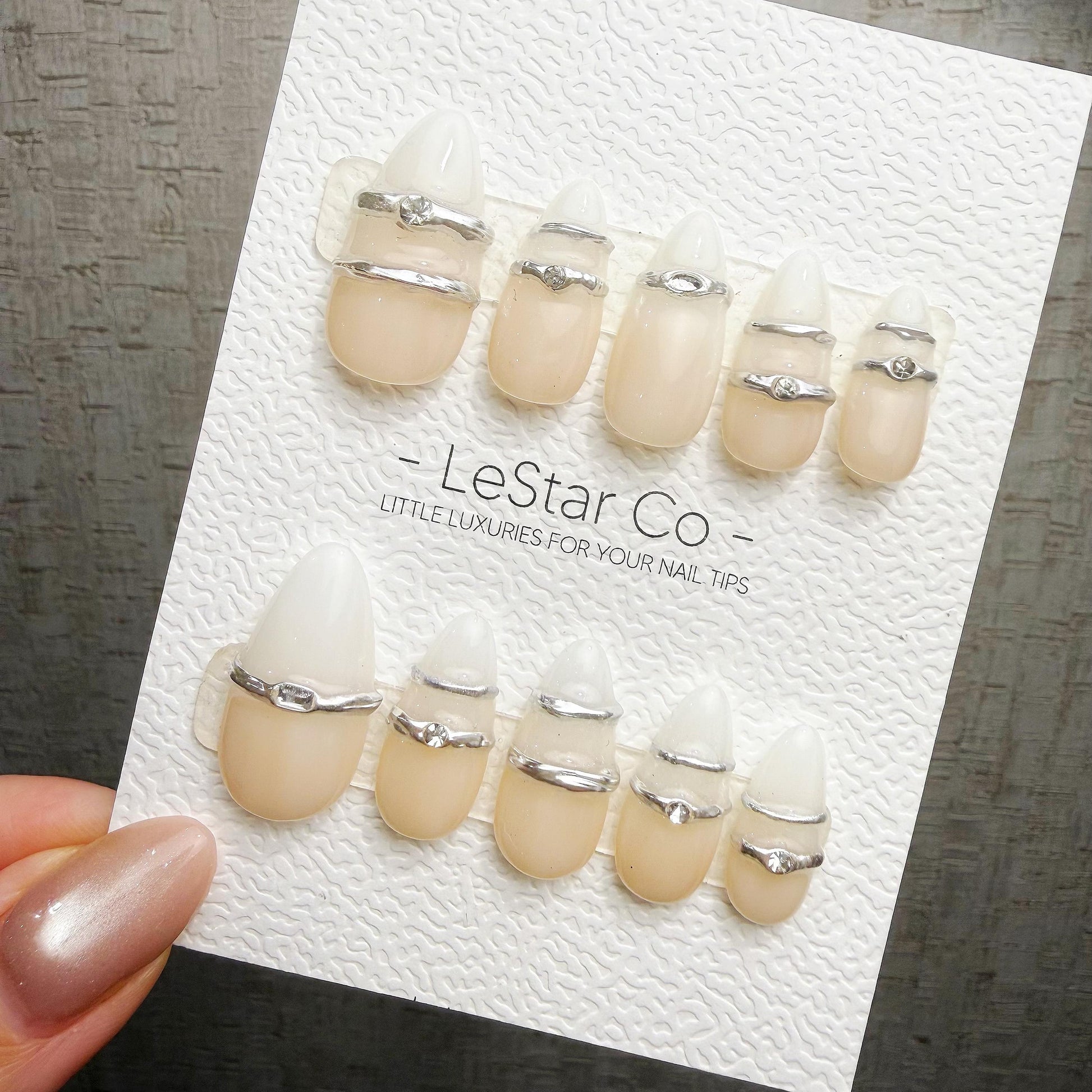 Timed Offer 4 For 3) Handmade Press On Silver Halo 3D Effect Gel Nails