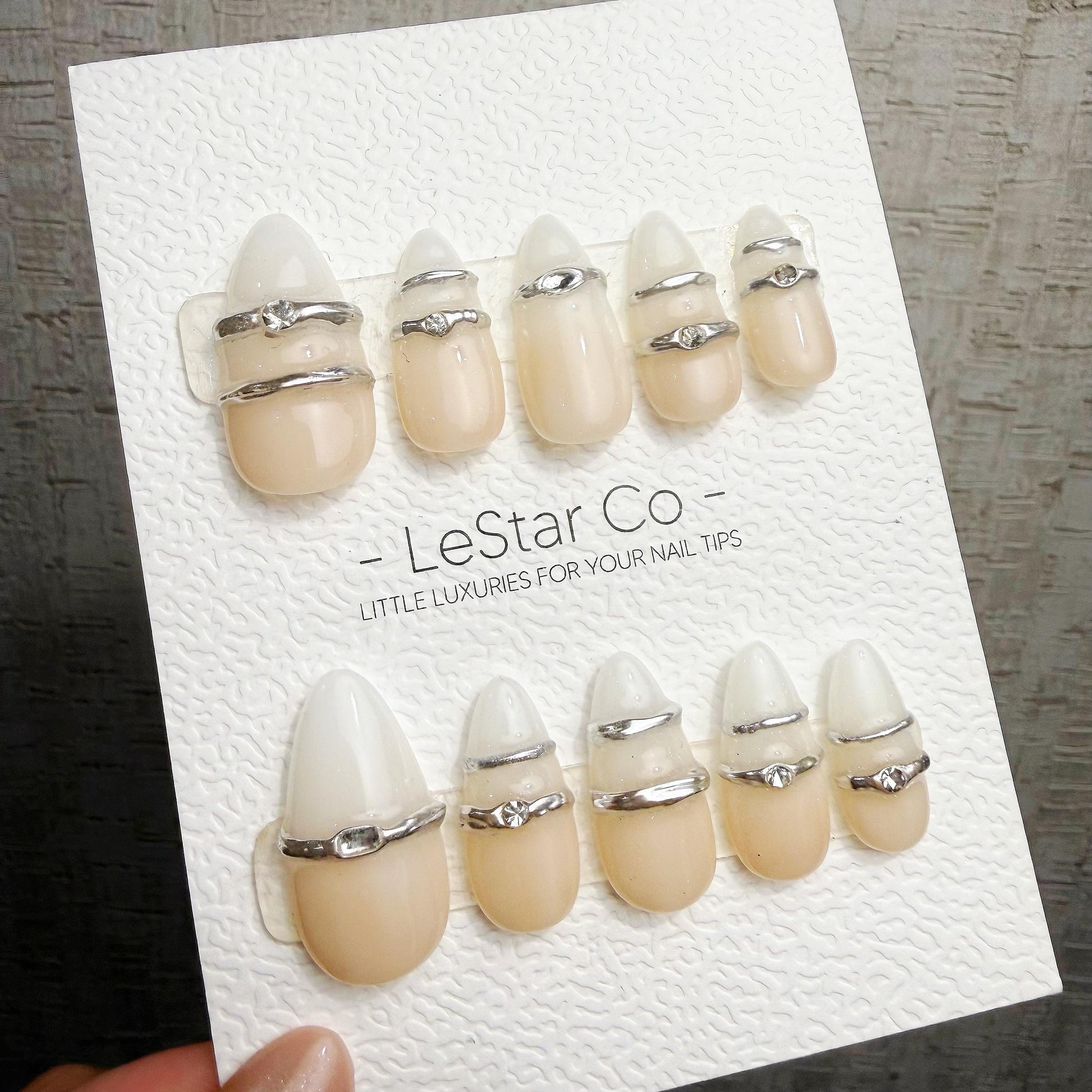 Timed Offer 4 For 3) Handmade Press On Silver Halo 3D Effect Gel Nails