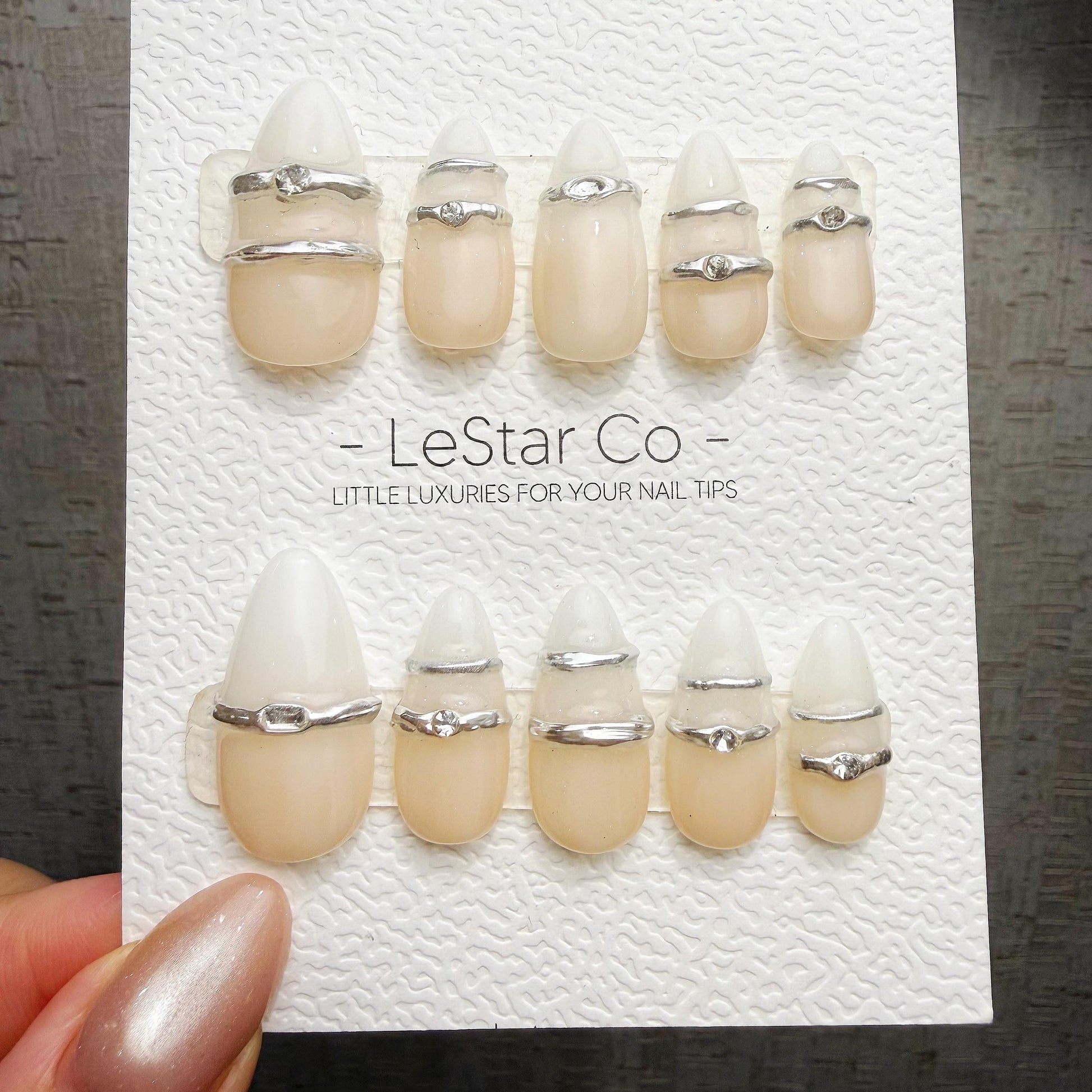 Timed Offer 4 For 3) Handmade Press On Silver Halo 3D Effect Gel Nails