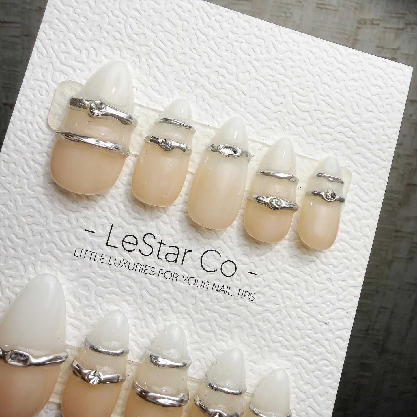 Timed Offer 4 For 3) Handmade Press On Silver Halo 3D Effect Gel Nails