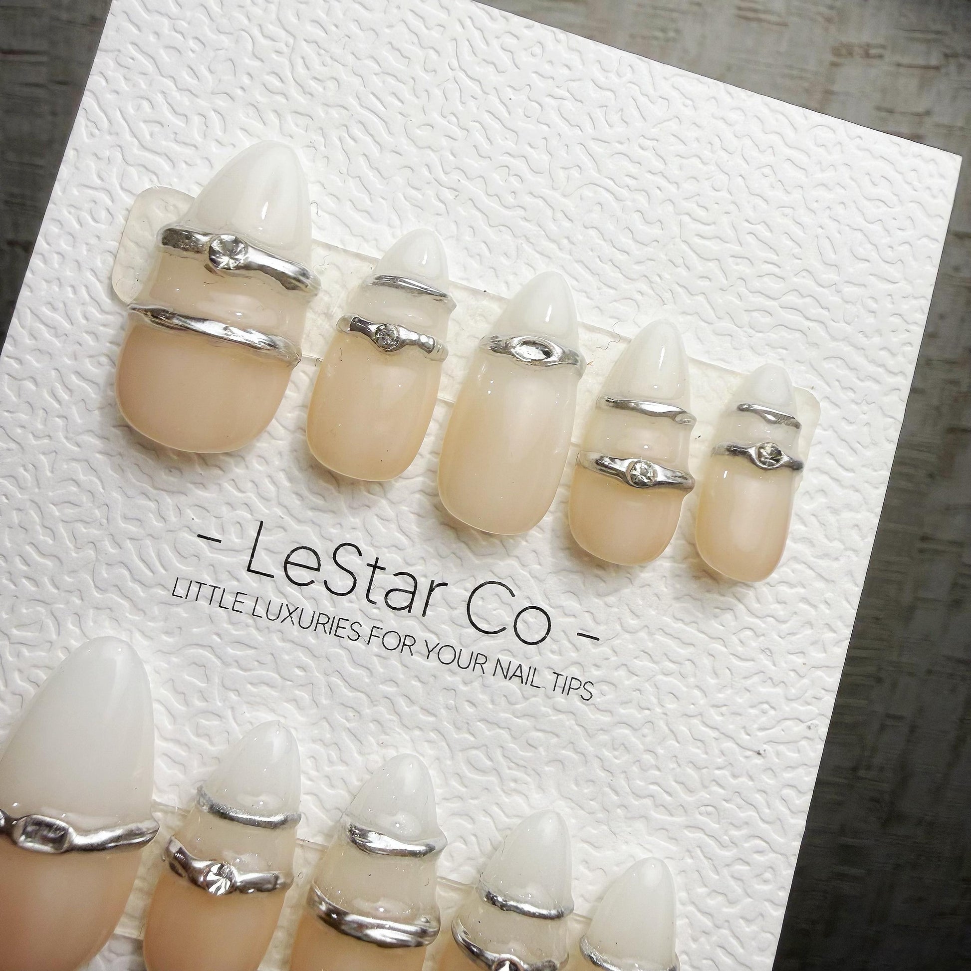 Timed Offer 4 For 3) Handmade Press On Silver Halo 3D Effect Gel Nails