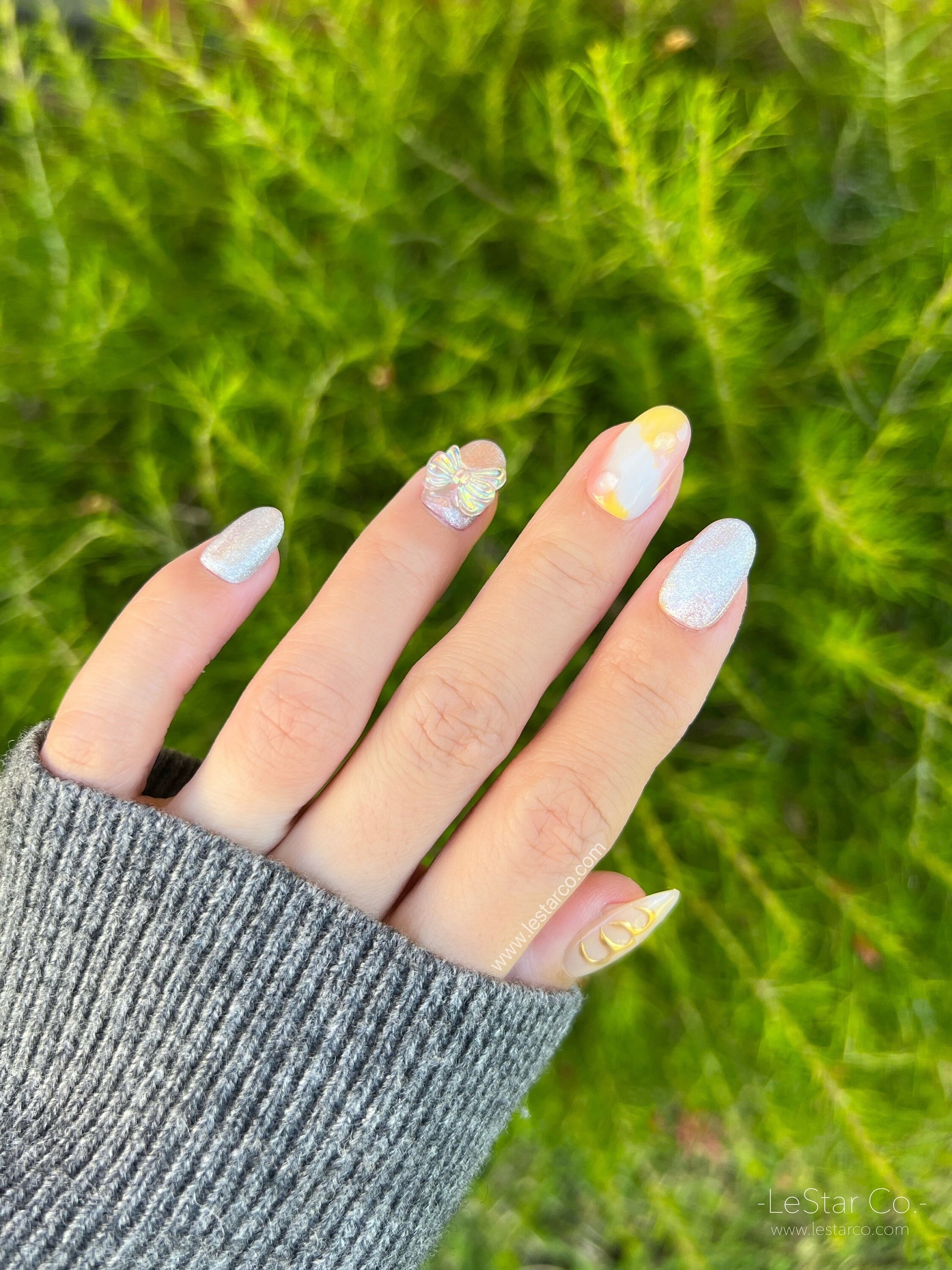 Reusable Soft Daisy Flower Iridescent Bow Premium Short Press on Nails Gel | Fake Nails | Hand painted faux nails XWZ135 Lestarco