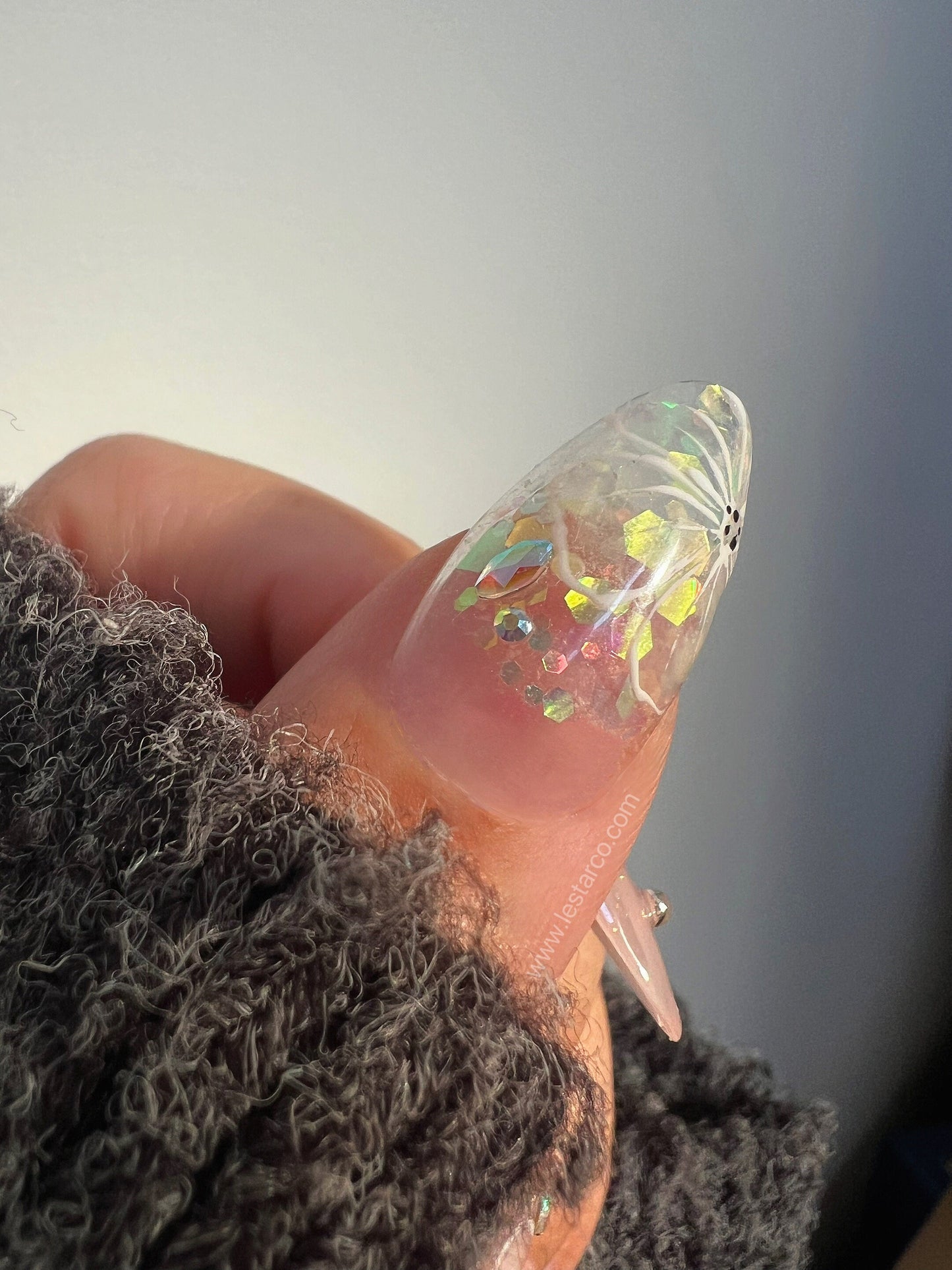 Reusable Shimmering Petals Premium Short Press on Nails Gel Manicure | Fake Nails | Handmade | Lestarco faux nails BB242