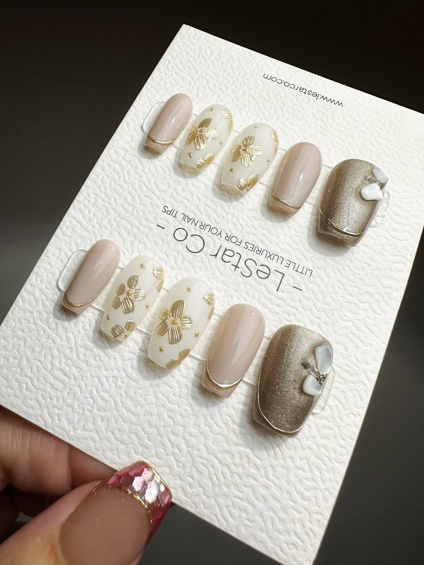 Reusable Golden Petal| Premium Press on Nails Gel | Fake Nails | Cute Fun Colorful Gel Nail Artist faux nails QN450